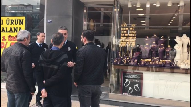 İzmir’de Kuyumcu Soygunu