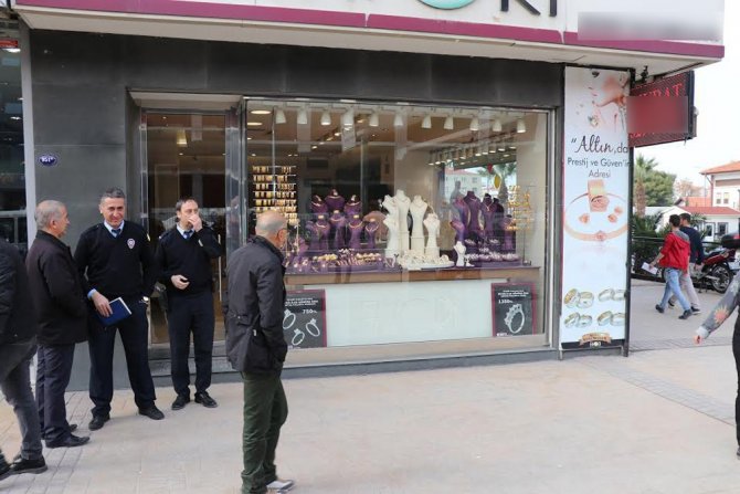 İzmir’de Kuyumcu Soygunu