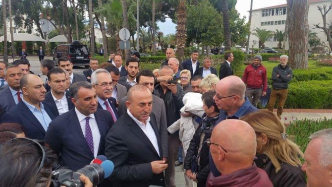Bakan Çavuşoğlu Yerleşik Hollandalılarla Sohbet Etti