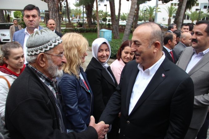Hollandalılardan Bakan Çavuşoğlu’na Destek