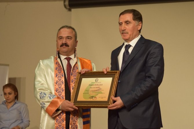Kamu Başdenetçisi Malkoç “2023 Hedeflerinde Yeni Türkiye Vizyonu” Konferansına Katıldı