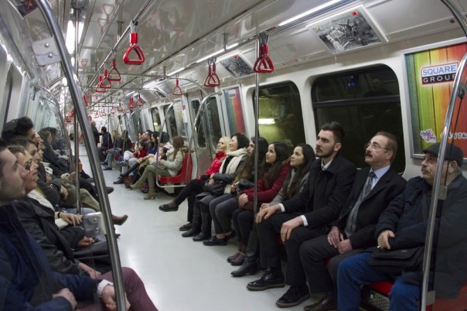 İstanbul’da Toplu Taşıma Araçlarında Duygusal Anlar