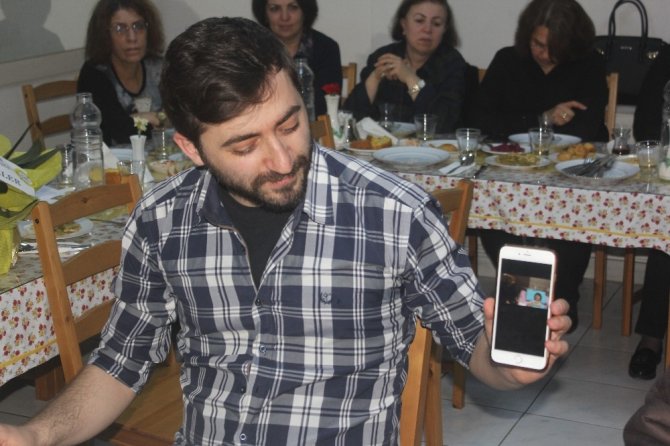 28 Yıldır Mücadele Ettiği Kansere Yenik Düştü, Ölümü 40 Yıllık Arkadaşlarını Bir Araya Getirdi