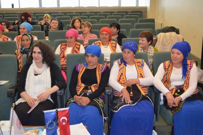 “Avrupa Birliği Yolu’nda Kadınlar Haklarını Öğreniyor”
