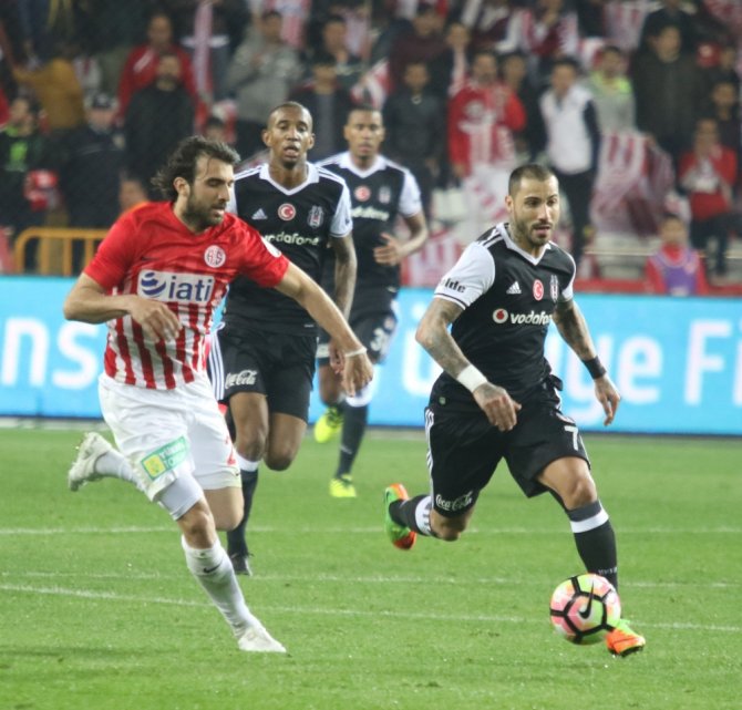 Beşiktaş’a Bir Darbe De Antalyaspor’dan
