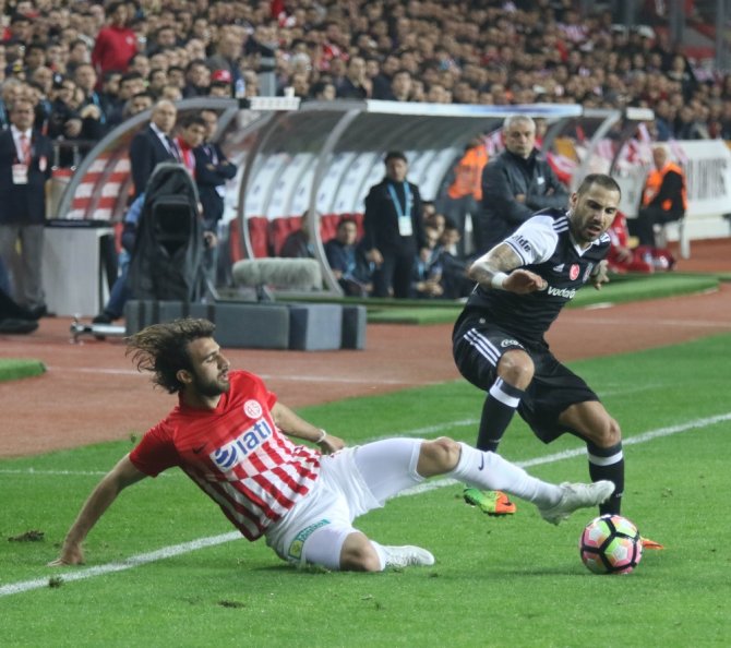 Beşiktaş’a Bir Darbe De Antalyaspor’dan