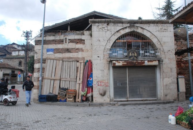 265 Yıllık Hanı Satılığa Çıkardı