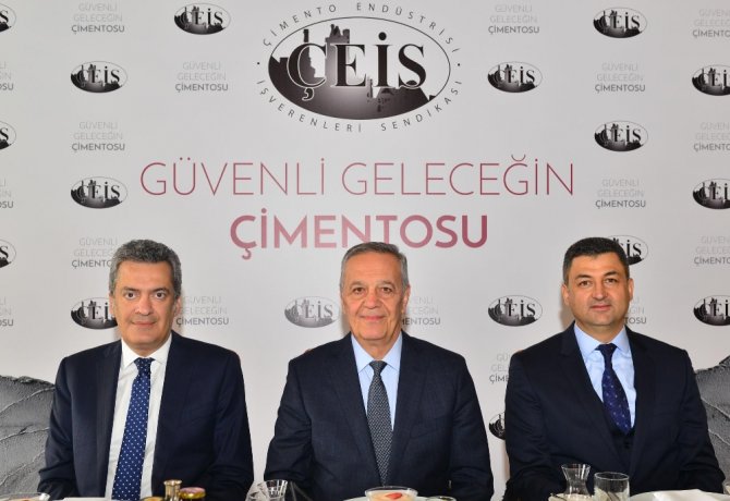 "Türk Çimento Sektörü 10 Yılda Üretimini Yüzde 50 Artırdı"