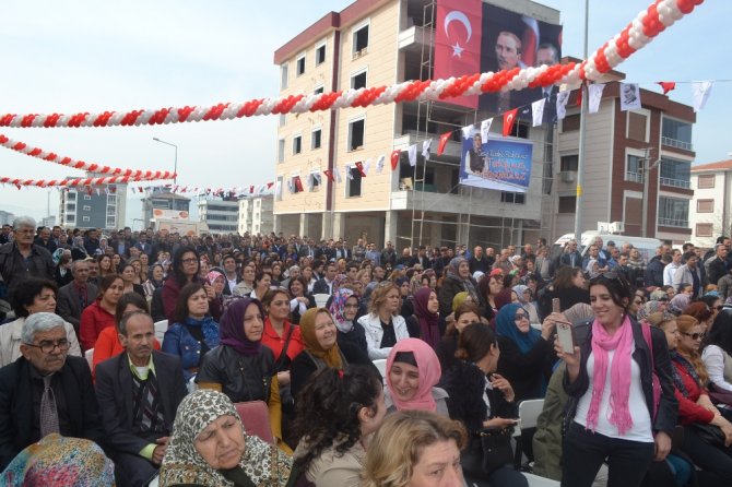 "Kadın Haklarında Konusunda Parmak Sallayan Batı..."