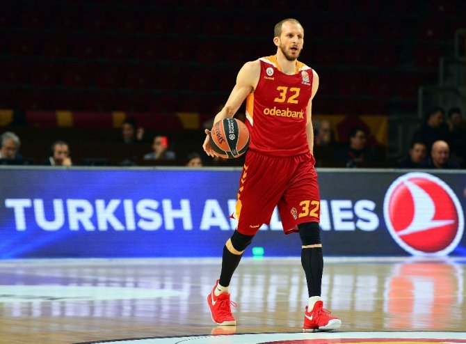 Galatasaray Odeabank, Rus Ekibe Acımadı