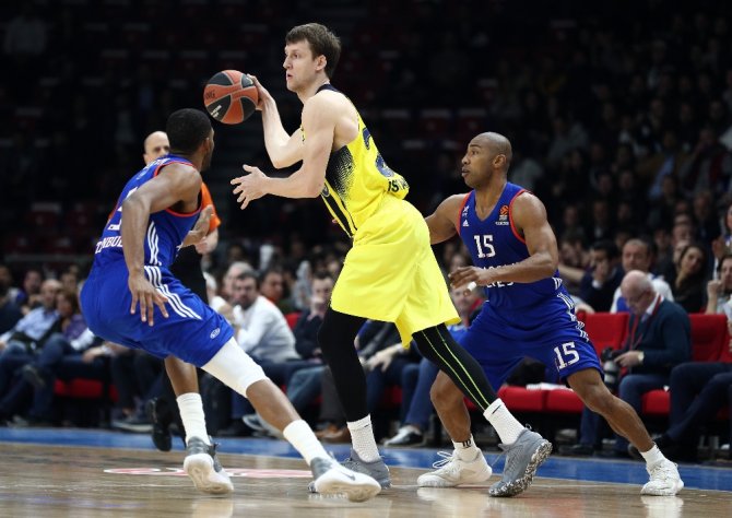Euroleague’deki Türk Derbisinde Kazanan Anadolu Efes