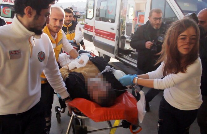 Eşine Küfrettiğini İddia Ettiği Arkadaşını Öldürdü