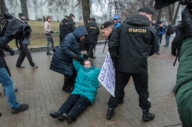 Beyaz Rusya’da Vergi Protestosuna Yüzlerce Tutuklama
