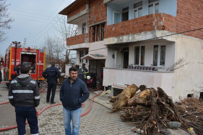 Yaşlı Çifti Yanmaktan Torunları Kurtardı