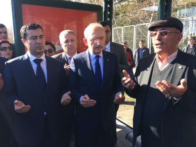 Kılıçdaroğlu Kayseri’deki Şehitler Durağı’nı Ziyaret Etti