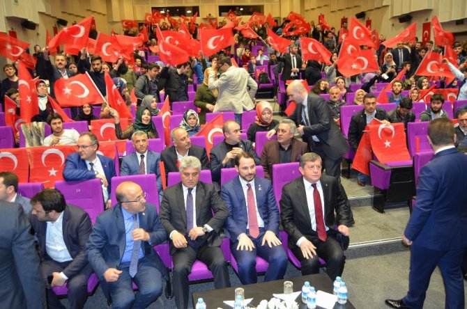 Kabinenin En Genç Bakanı Trabzon’da Gençlerle Buluştu