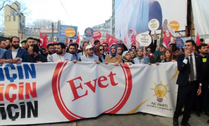 Bakan Kaya Gençlerle ‘Evet’ İçin Yürüdü