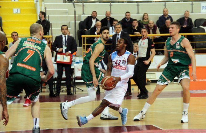 Trabzon Banvit’e Boyun Eğdi