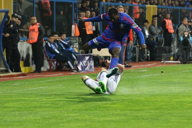Rvp Golü Hatırladı: Fener Galibiyete Uzandı