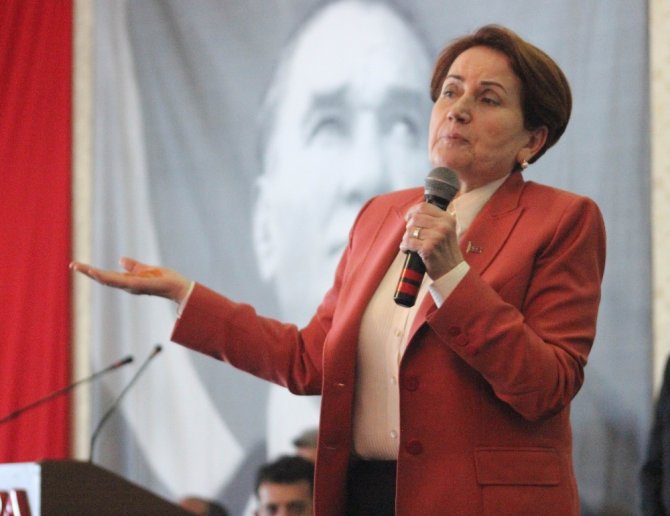 Boş Salona Seslendi