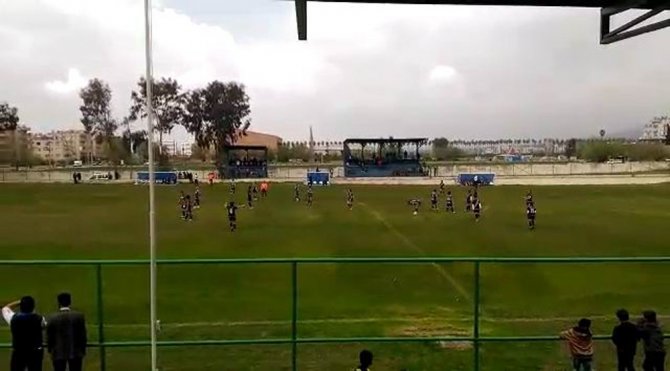 Futbol Sahalarında Görülmemiş Olay!