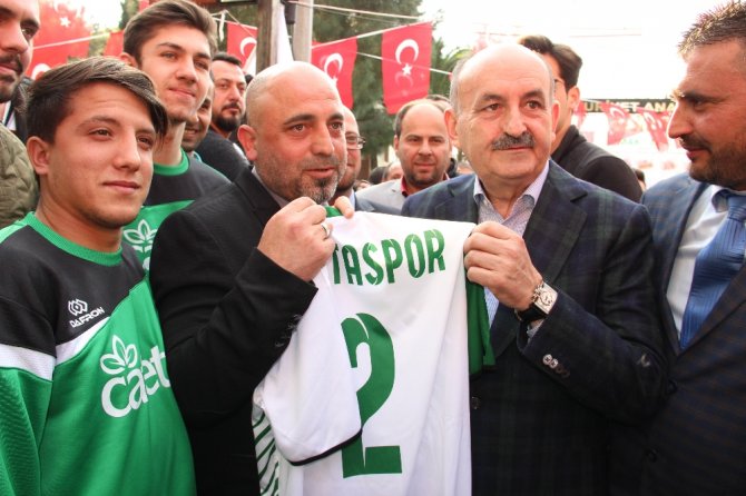 Müezzinoğlu: Atatürk’ün Gölgesine Yan Gelip Yatarak Bu İş Olmaz