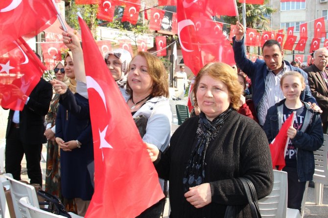Müezzinoğlu: Atatürk’ün Gölgesine Yan Gelip Yatarak Bu İş Olmaz