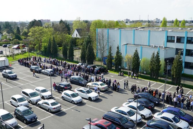 Türk Seçmenlerden Almanya’da Referandum Kuyruğu