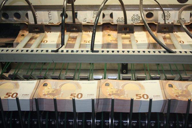 Yeni 50 Euro’luk Banknotlar Yarın Piyasada