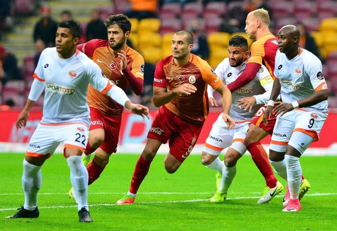 Aslan ’Farklı’ Kükredi
