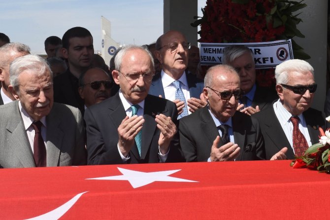 Eski Bakanın Cenaze Törenine Katıldı