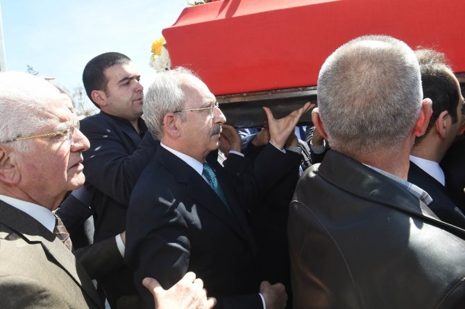Eski Bakanın Cenaze Törenine Katıldı