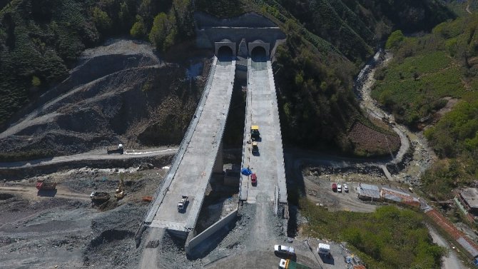 Artvin’in Kanayan Yarası Haline Gelen Cankurtaran Tüneli’nde Çalışmalar Devam Ediyor