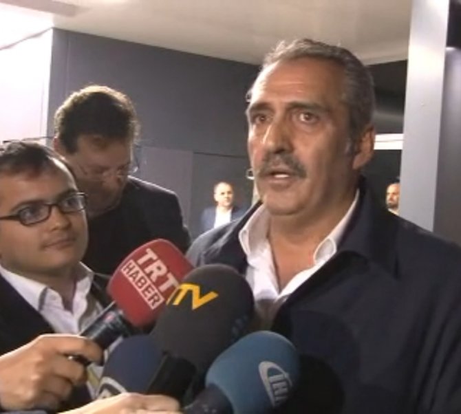 Başbakan Sanatçılarla Sorunlarını Ve Referandumu Konuştu