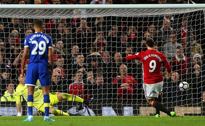 Mourinho’lu United Beraberliğe Abone Oldu