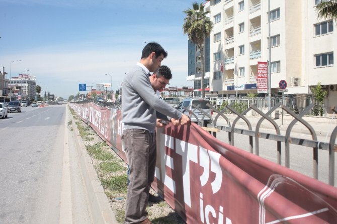 Tam 2 Kilometrelik ’Evet’ Pankartı