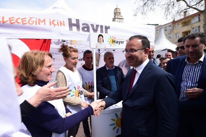 Bakan Bozdağ ’Hayır’ Çadırını Ziyaret Etti