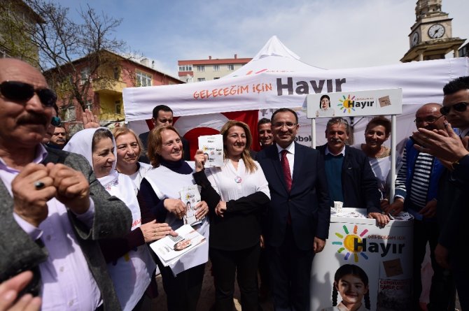 Bakan Bozdağ ’Hayır’ Çadırını Ziyaret Etti