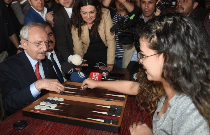 Kılıçdaroğlu ’Evet’ Çadırını Ziyaret Etti