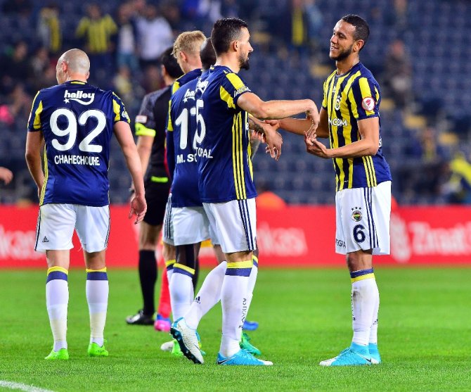 Fener Yarı Finalde: Rakip Başakşehir