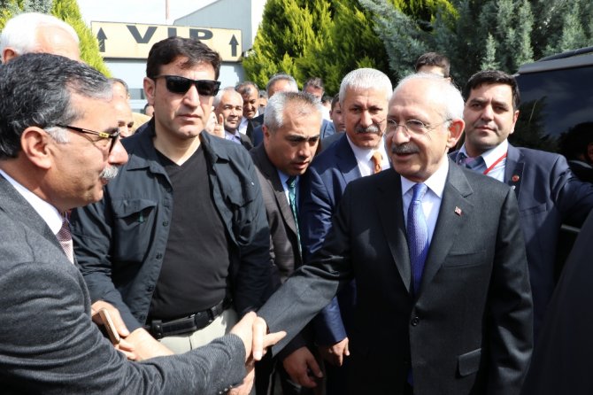 Yüzüklerini Kılıçdaroğlu Taktı