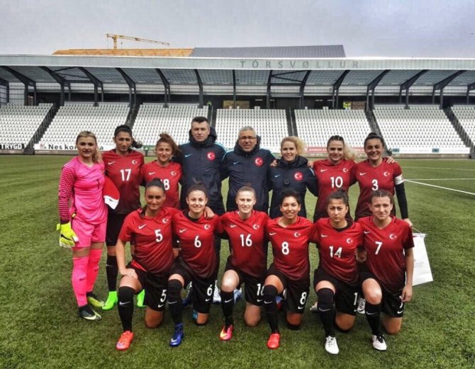 A Milli Kadın Futbol Takımı, Karadağ’ı Ezdi Geçti
