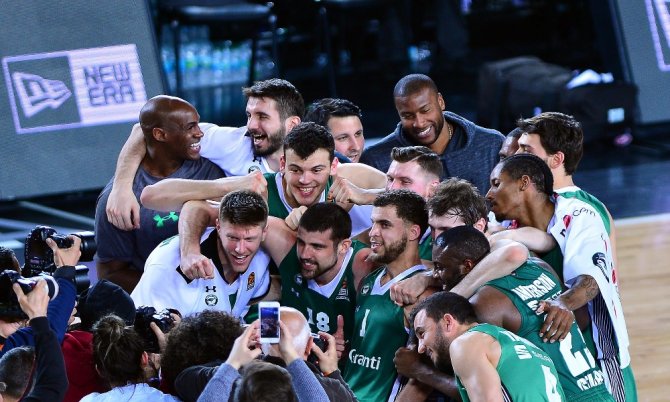 Daçka, Real Madrid İle Eşleşti