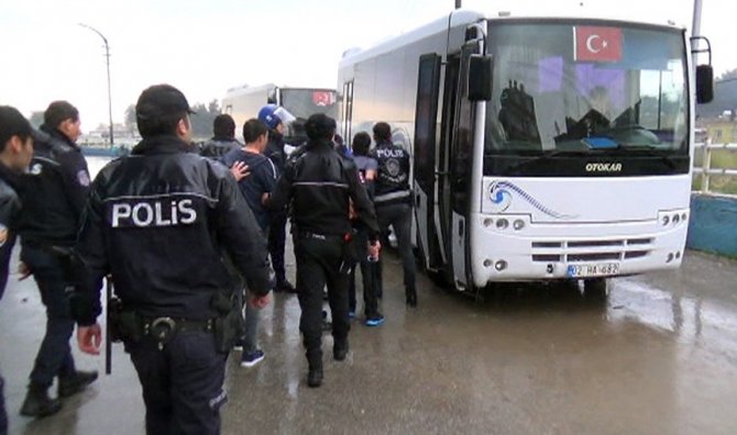 Polis-taraftar Gerginliği: 8 Gözaltı
