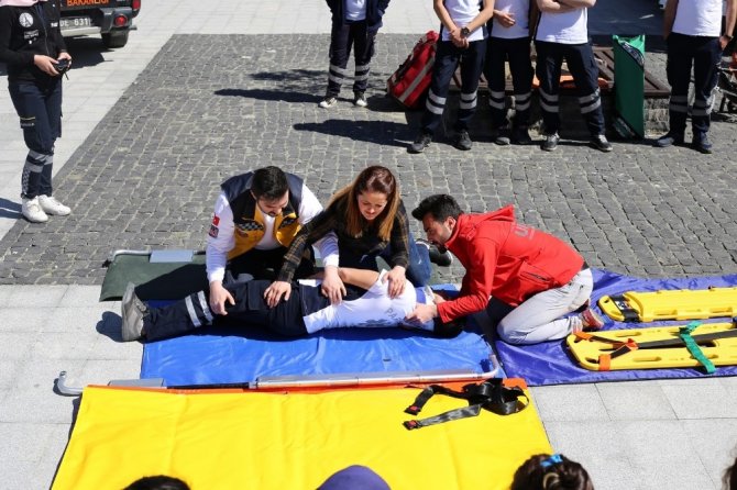 Açü’de ‘Yaşama Yol Ver’ Eğitimi