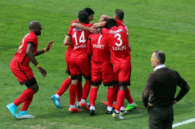 Lider İstanbul’dan Çıkamadı
