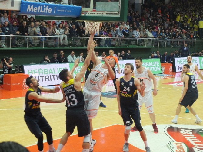 Fenerbahçe Banvit’e Şans Tanımadı!