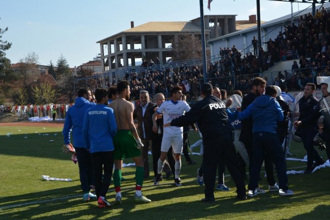 Yeşil Saha Yine Karıştı