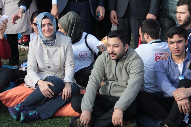 Bakan Kaya Gençlerle Pedal Çevirdi