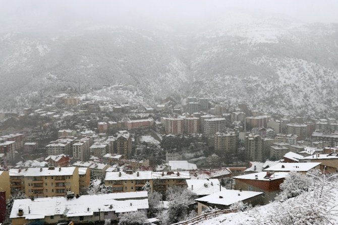 Gümüşhane’ye Nisan Ayında Kar Sürprizi